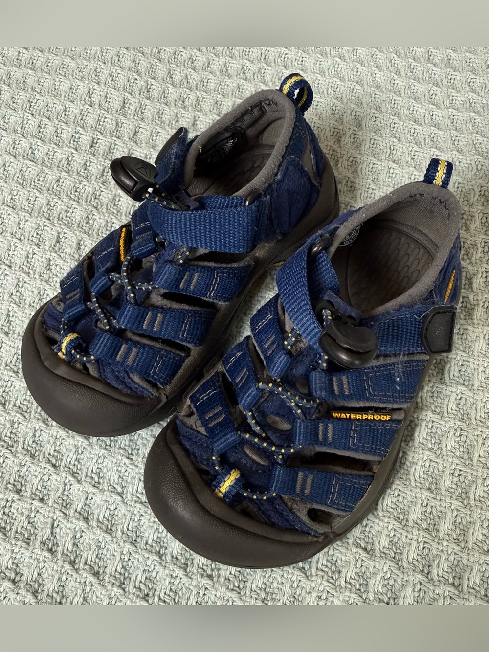 Keen Newport H2 Sandals Kids 8 Blue Gray Closed Toe Water Shoes Hiking Outdoor